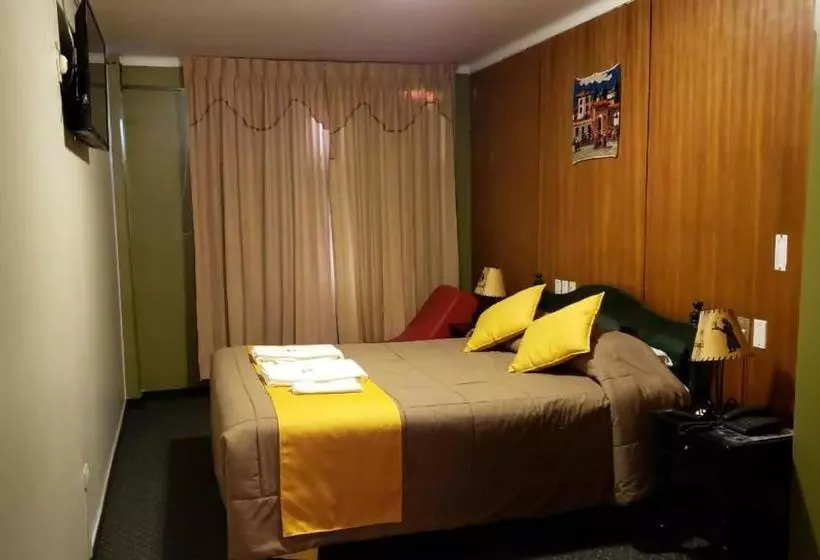 ホテル Hostel Sillustani Inn Puno