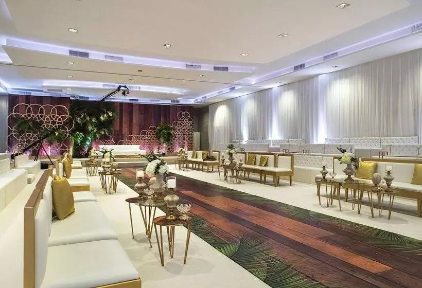 The Palms Beach Hotel And Spa