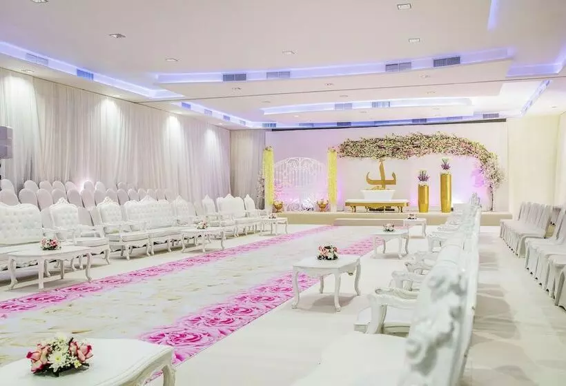 The Palms Beach Hotel And Spa