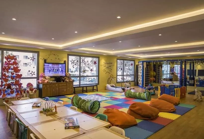 The Palms Beach Hotel And Spa