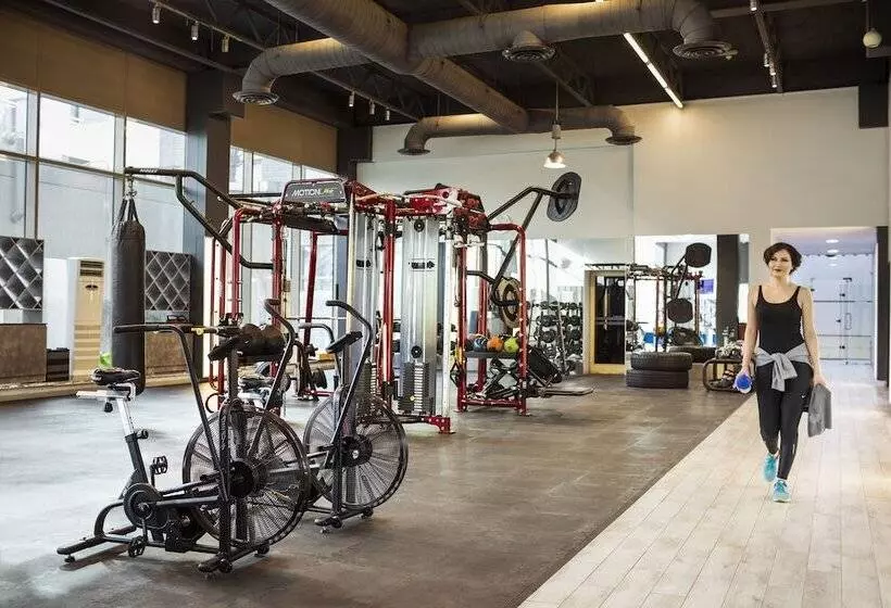 The Palms Beach Hotel And Spa