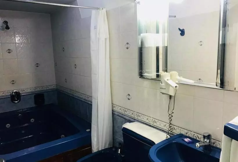 Hotel Treinta Y Tres