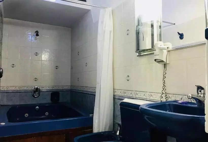 Hotel Treinta Y Tres