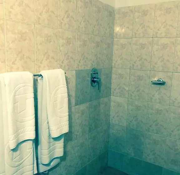 Hotel Treinta Y Tres