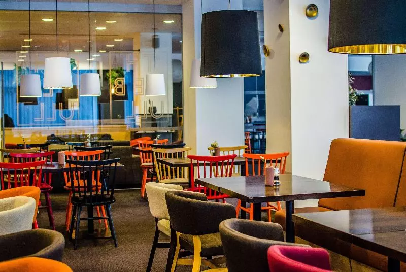 هتل Vienna House Easy By Wyndham Bucharest Airport