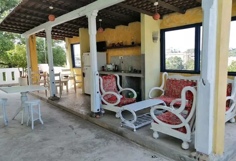 Hotelli Sithila Villa