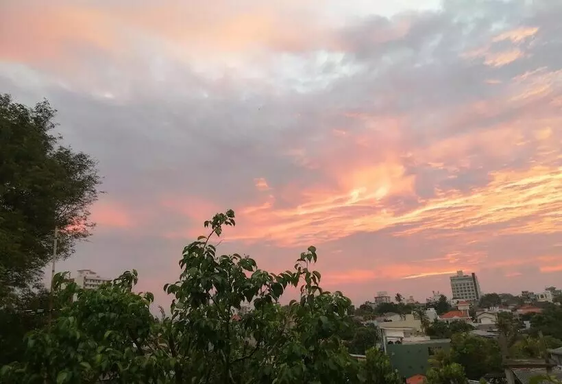 Hotelli Sithila Villa