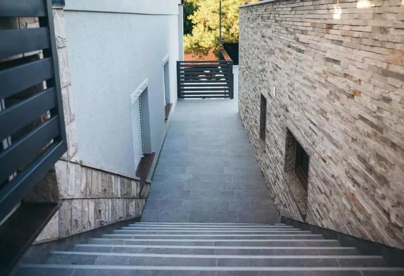 تختخواب و صبحانه Adria Centar Koćuša