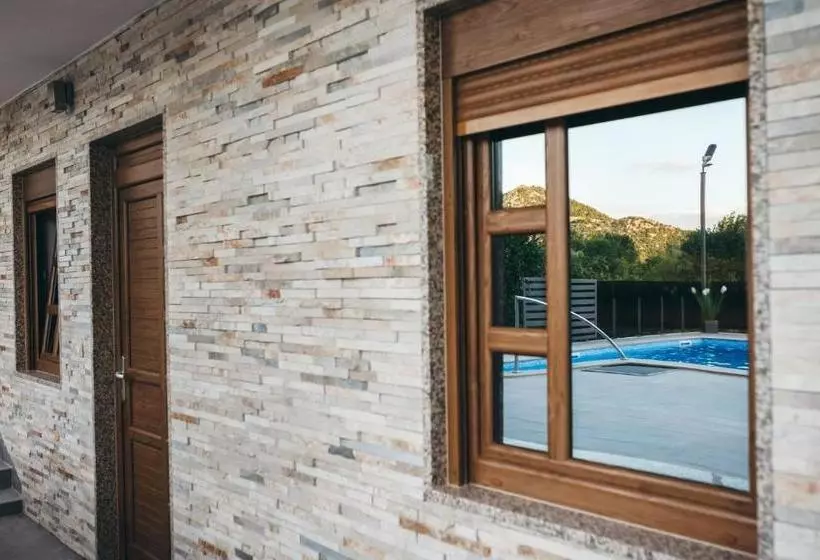 تختخواب و صبحانه Adria Centar Koćuša