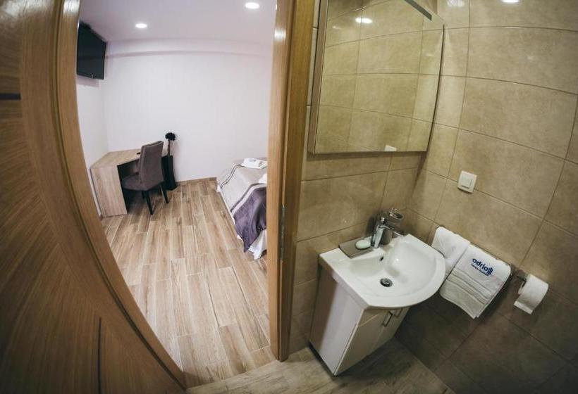 تختخواب و صبحانه Adria Centar Koćuša