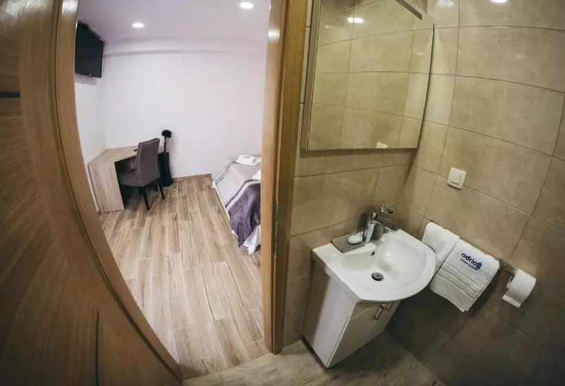 تختخواب و صبحانه Adria Centar Koćuša