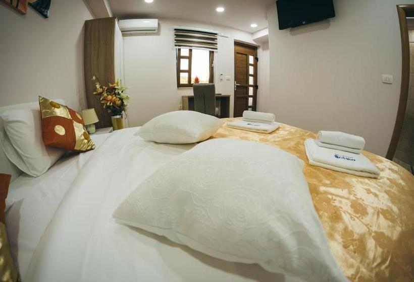 تختخواب و صبحانه Adria Centar Koćuša