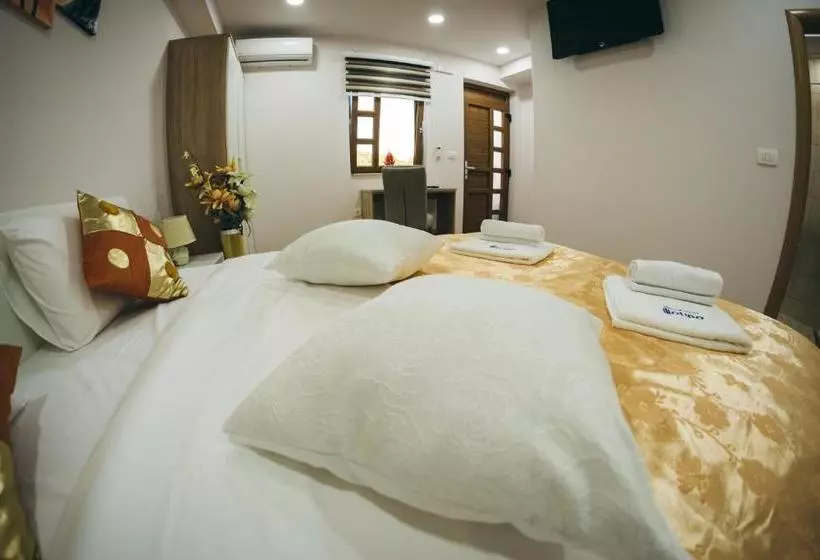 تختخواب و صبحانه Adria Centar Koćuša