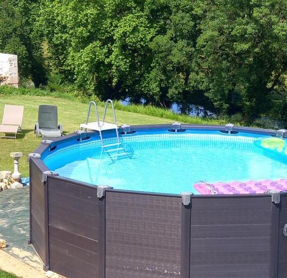 مبيت وإفطار Domaine De Seugnac