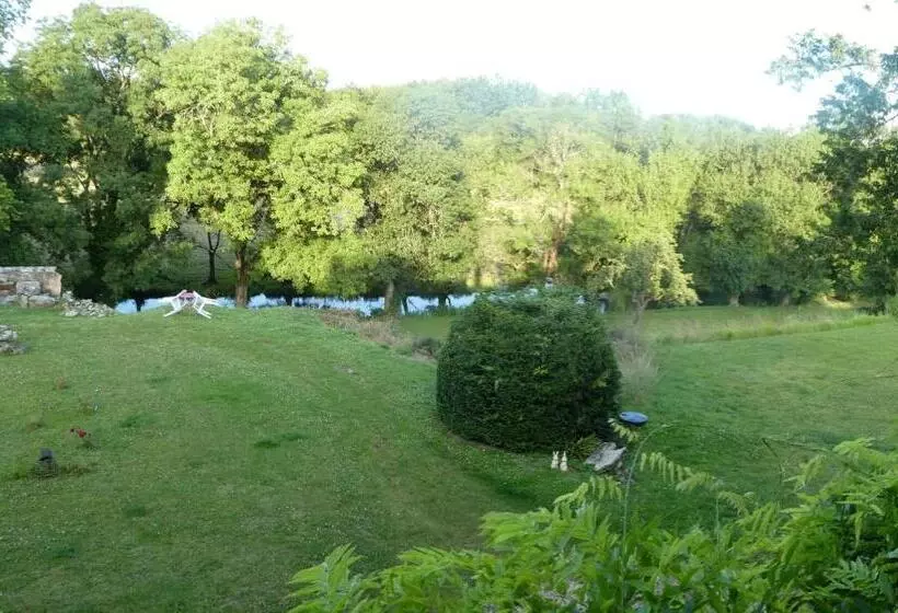 Aamiaismajoitus (B&B) Domaine De Seugnac