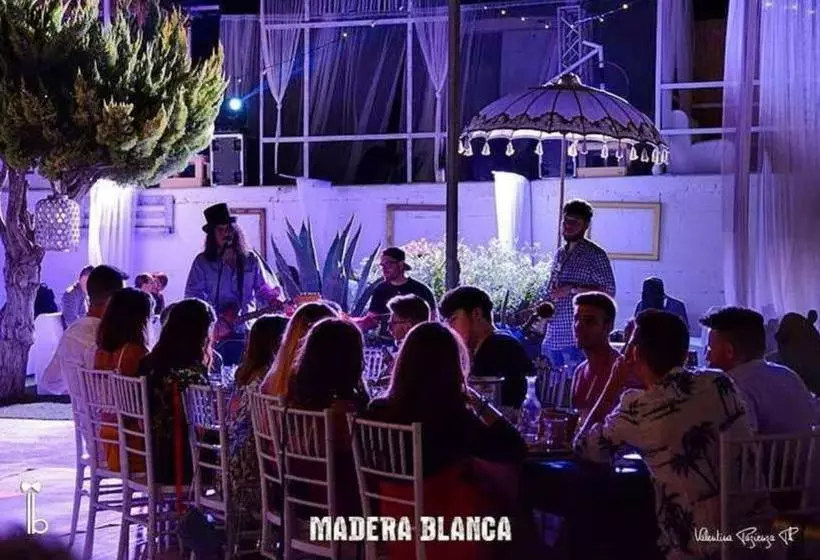 ベッドアンドブレックファースト Madera Blanca