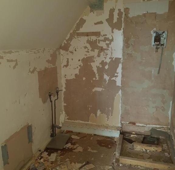 민박 Rosie Flanagan's