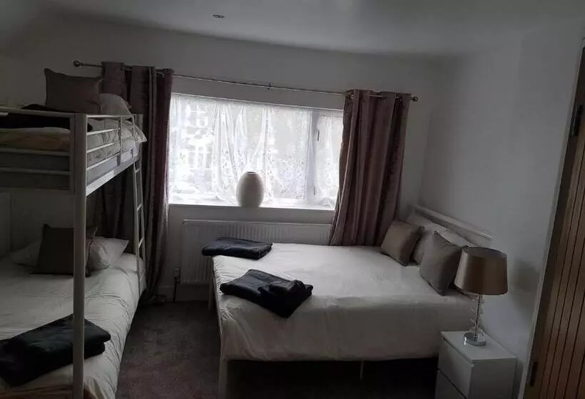 Aamiaismajoitus (B&B) Rosie Flanagan's