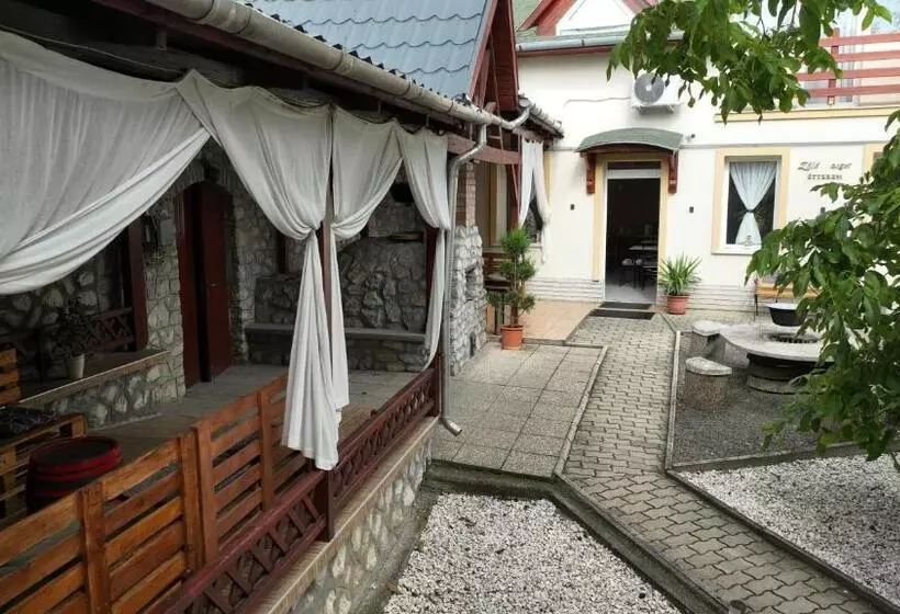 Aamiaismajoitus (B&B) Zöld Sziget Wellness