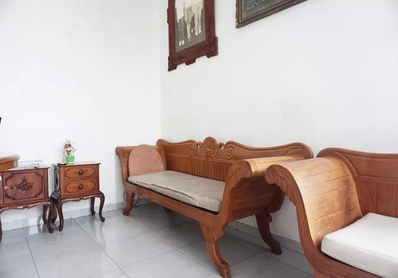 ホテル Oyo 3843 Medical Kost Syariah