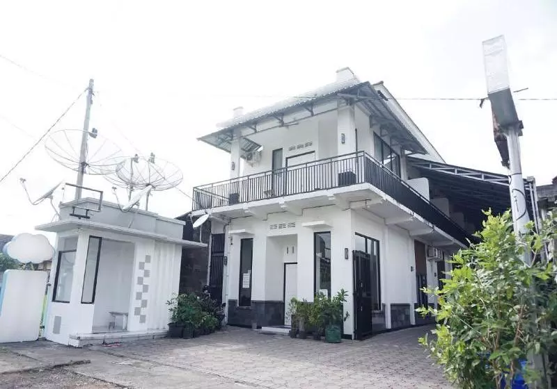 ホテル Oyo 3843 Medical Kost Syariah