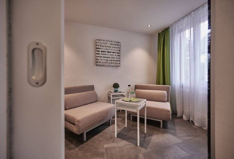 פנסיון Da Maurizio Suites