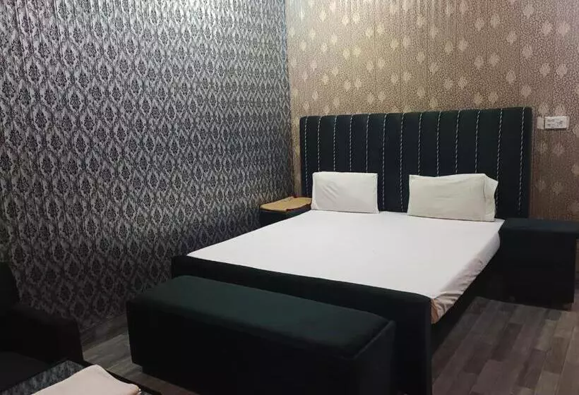 پانسیون Sareena Residence