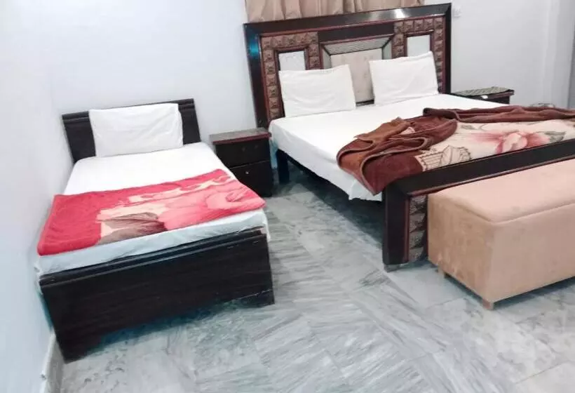 پانسیون Sareena Residence