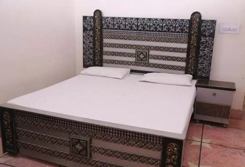 پانسیون Sareena Residence