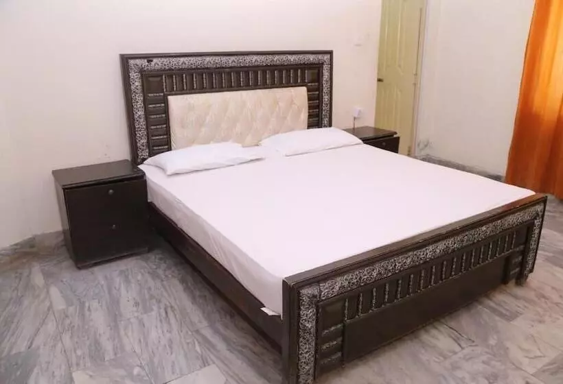 پانسیون Sareena Residence