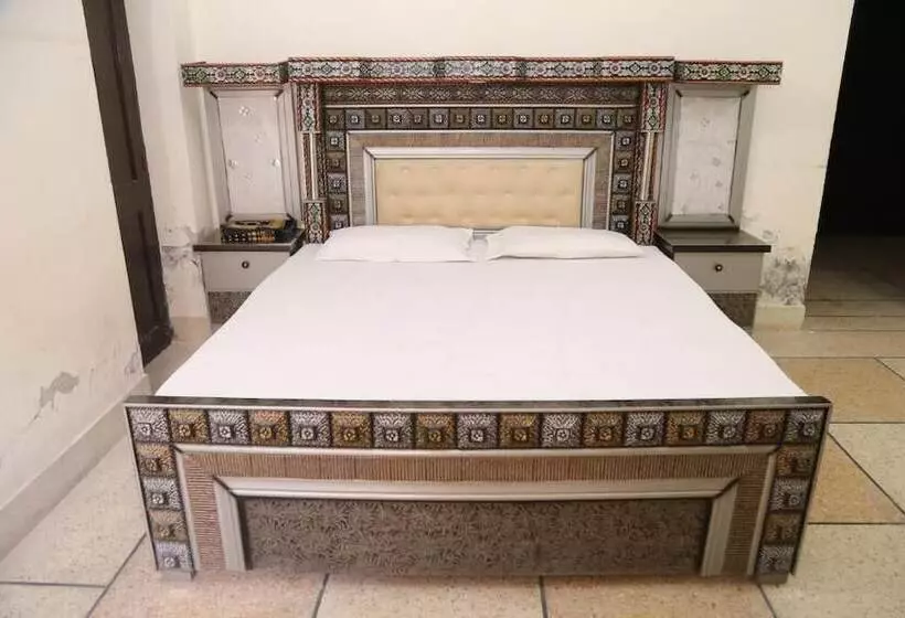 پانسیون Sareena Residence
