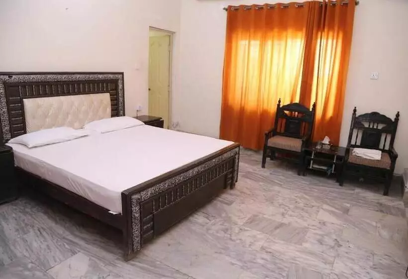 پانسیون Sareena Residence