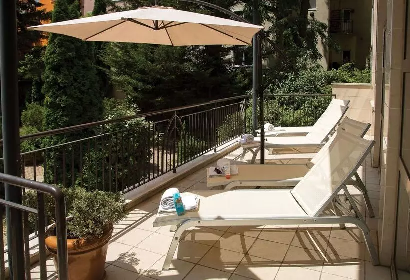 Adina Apartment Hotel Budapest