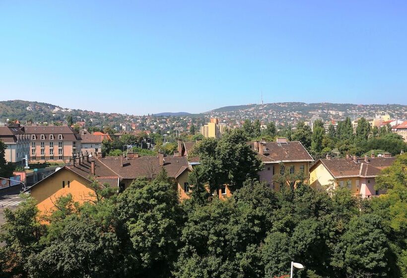 בית מלון כפרי Charles