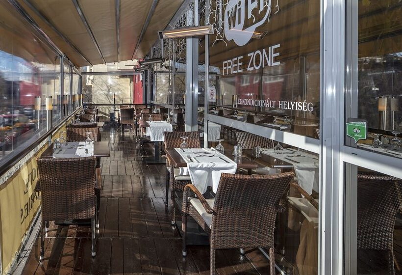 בית מלון כפרי Charles