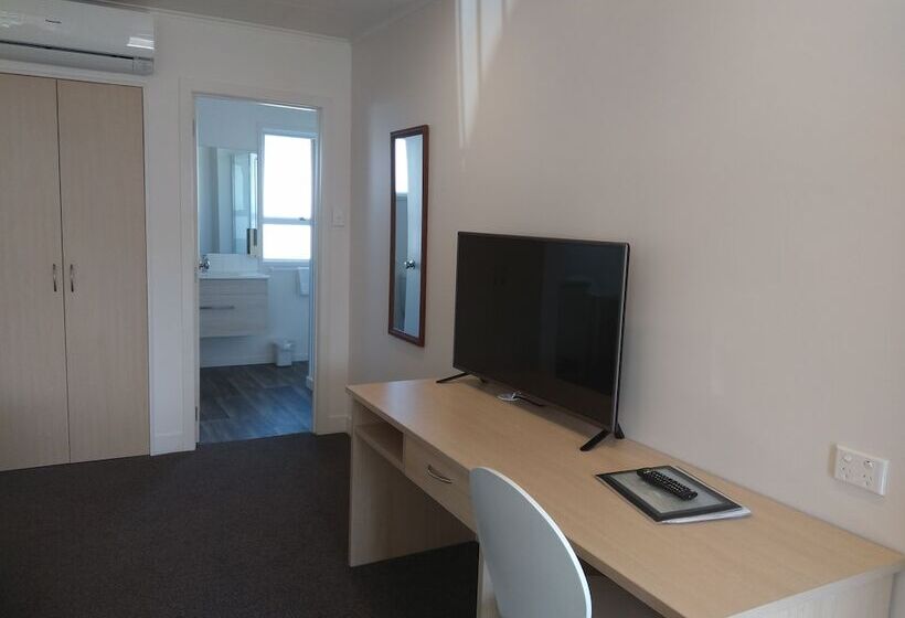 Hotel Colonial On Gladstone