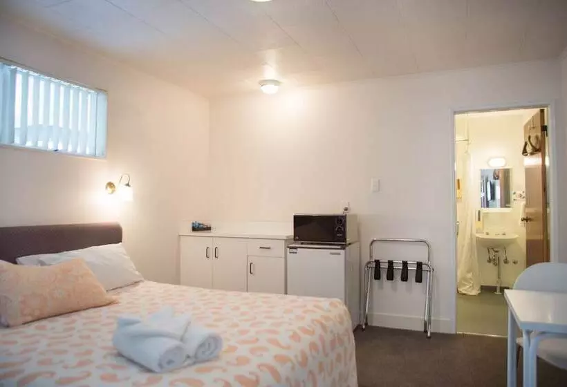 ホテル Colonial On Gladstone