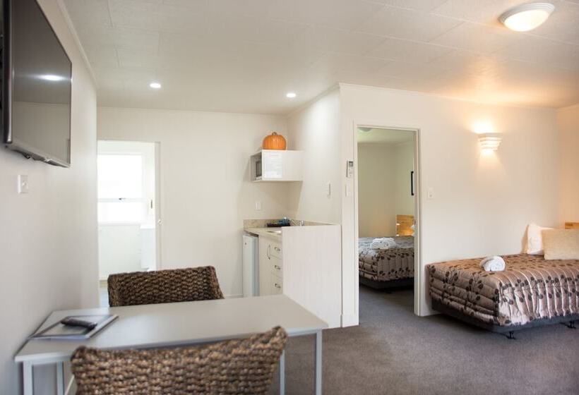 Hotel Colonial On Gladstone