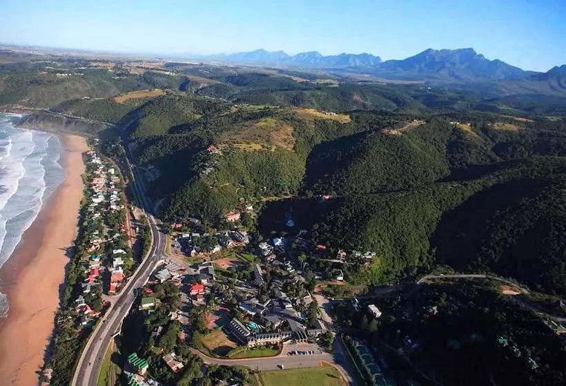 Отель Far Hills Country