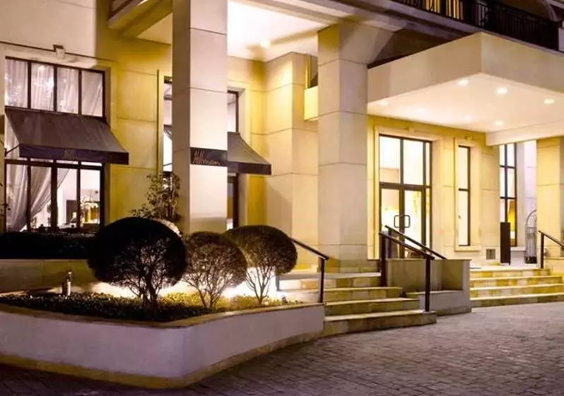 هتل George V Casa Branca