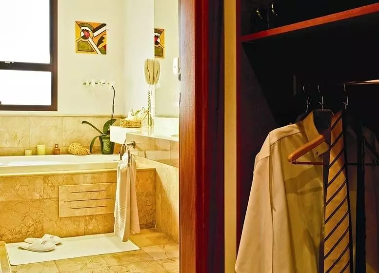 هتل George V Casa Branca