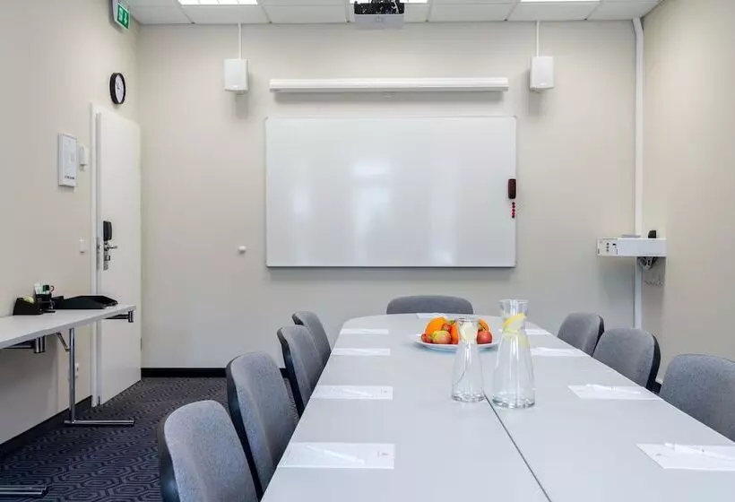 ホテル Good Morning+ Nyköping