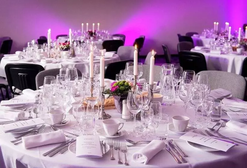 ホテル Good Morning+ Nyköping