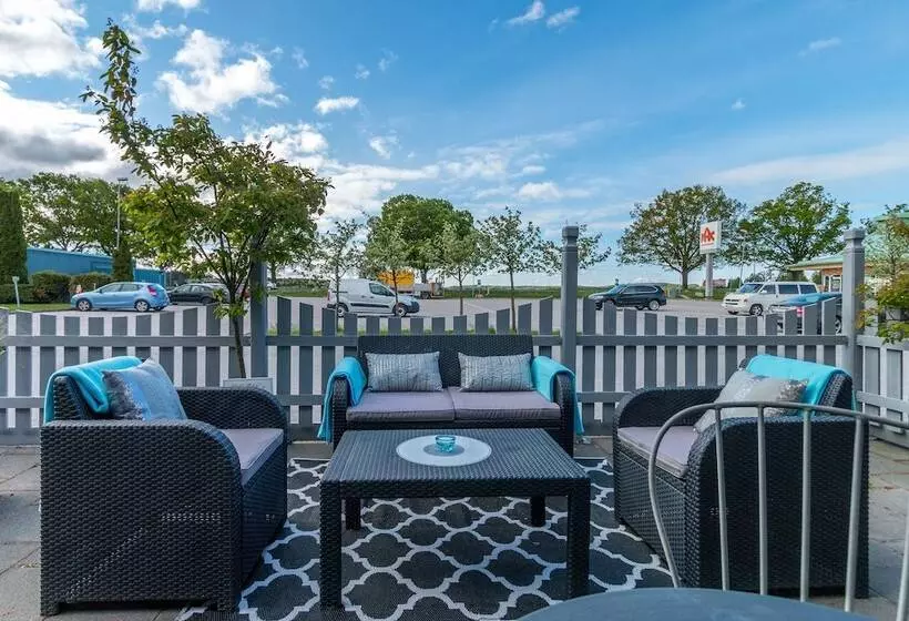 ホテル Good Morning+ Nyköping