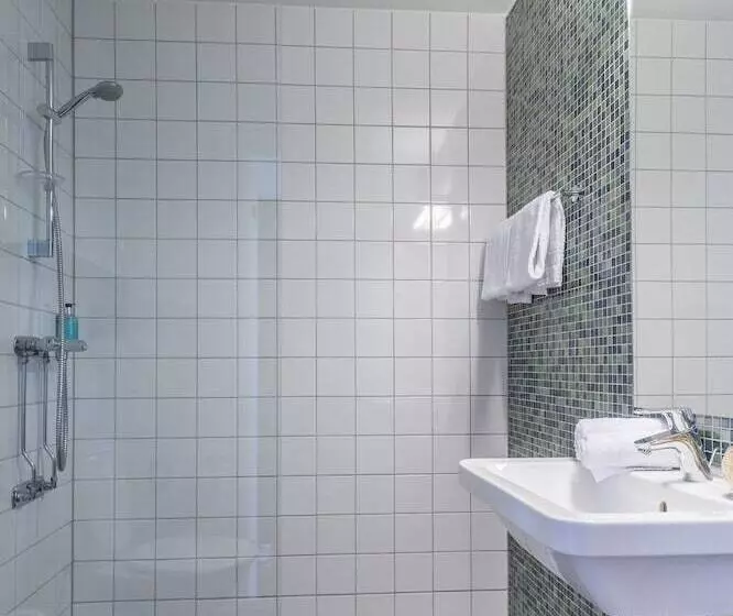 ホテル Good Morning+ Nyköping