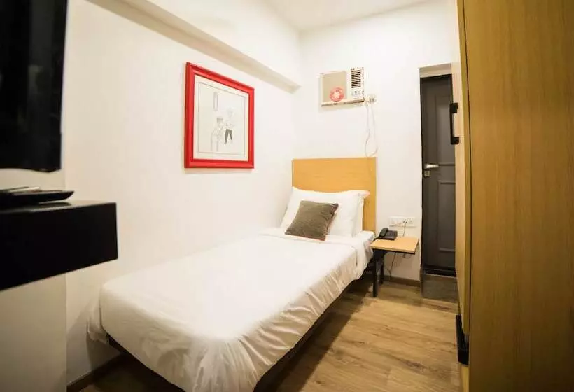 Отель Highway Residency