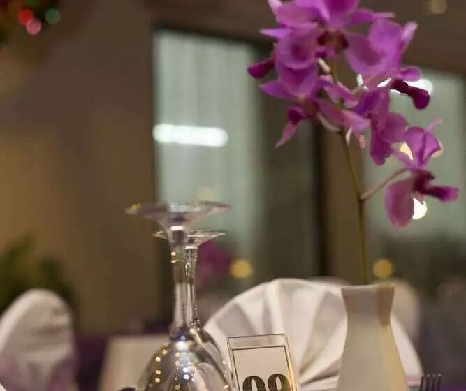 Hotel Parigata Resorts And Spa