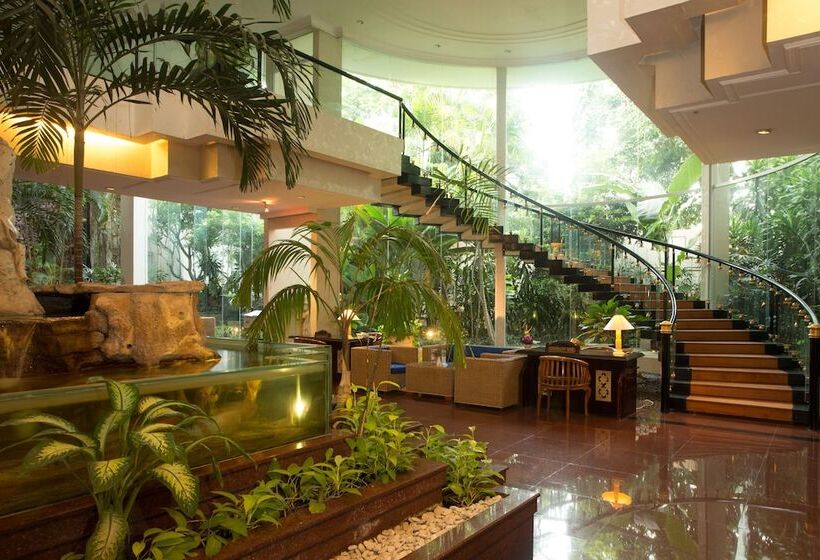 בית מלון כפרי Parigata Resorts And Spa