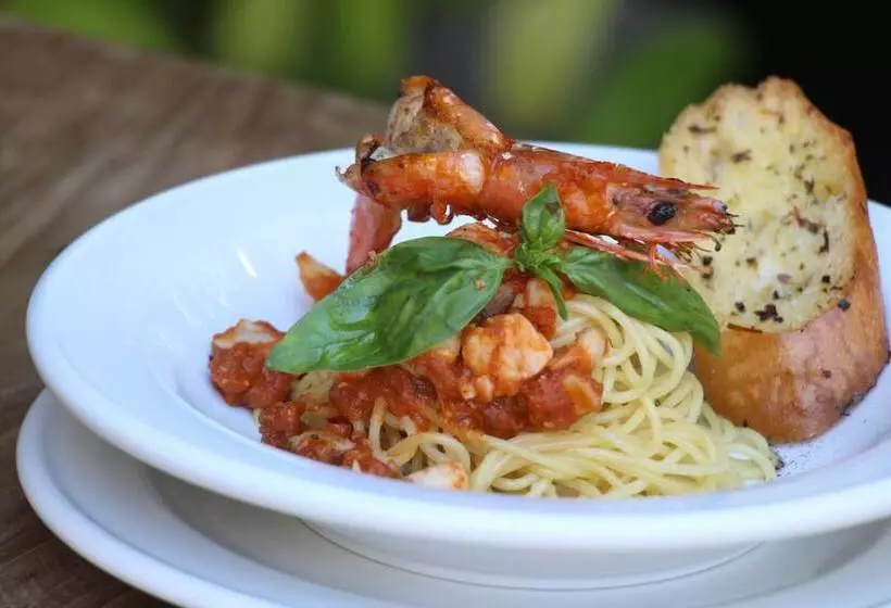 Hotel Parigata Resorts And Spa