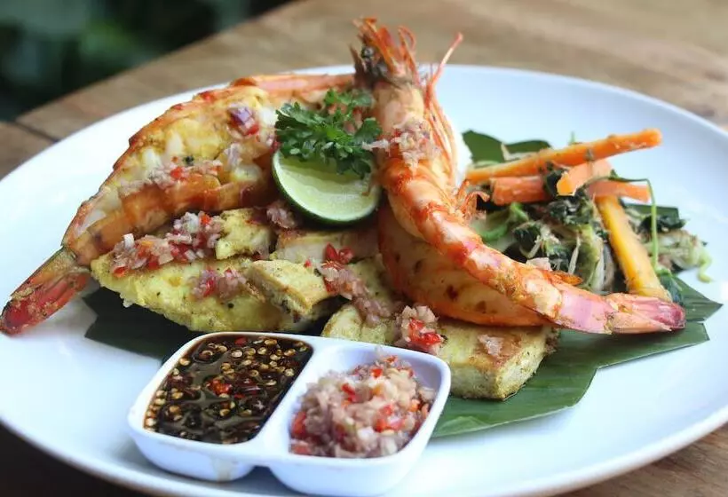 Hotel Parigata Resorts And Spa